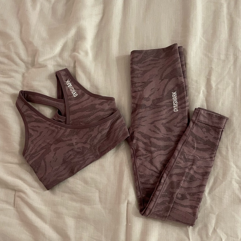 Gymshark camo animal print in PURPLE